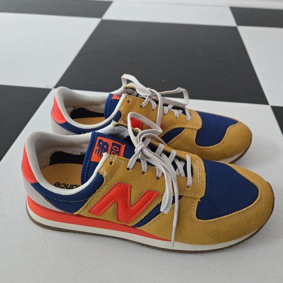 Like New! New Balance 420 Retro Sneaker in Size 8.5 - Picture 3 of 6